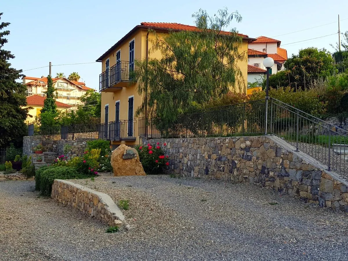 Casa Laura Villa Imperia Italy